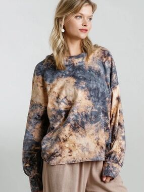 Tie-dye top by Umgee